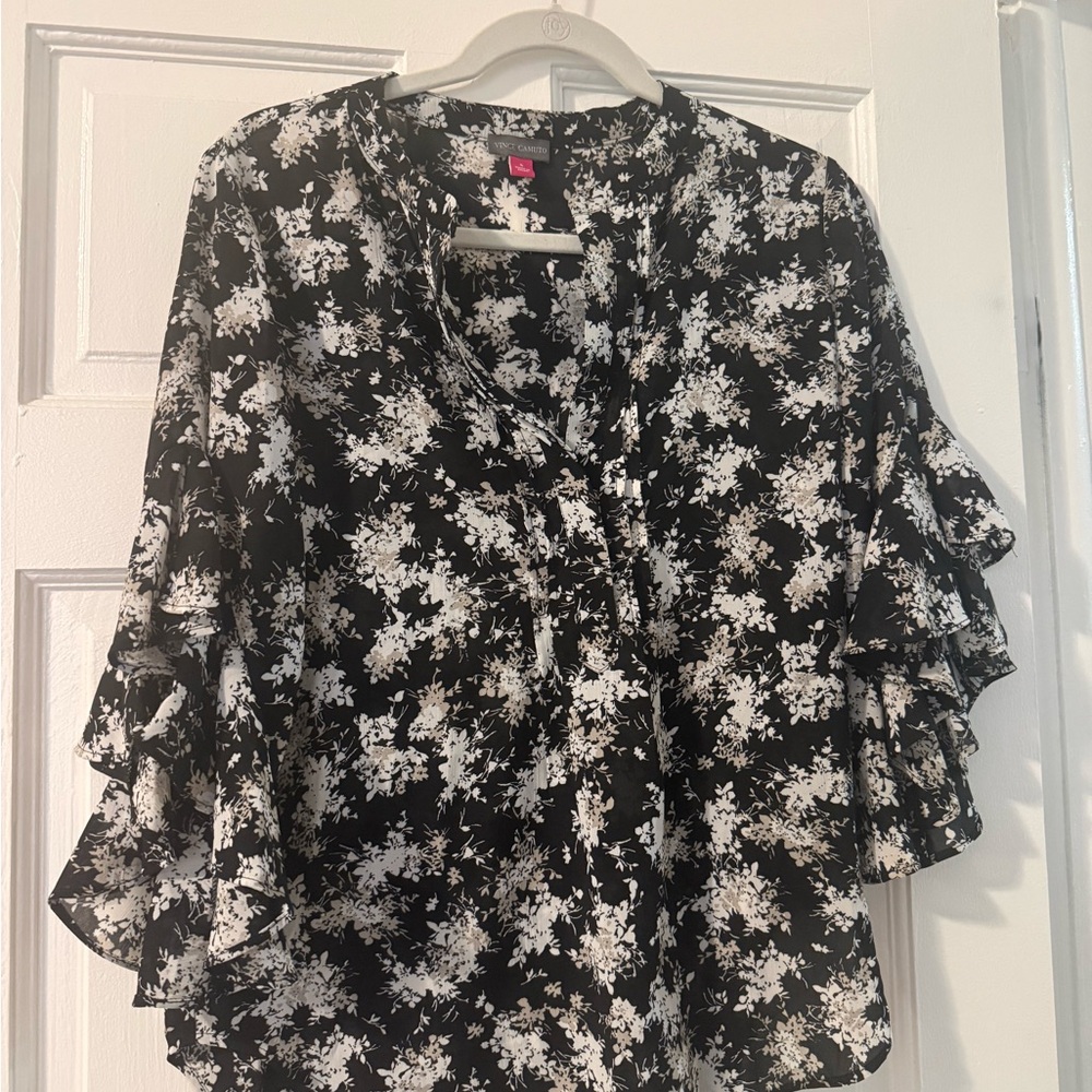 Vince Camuto Black and White Floral Blouse